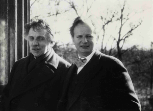 Robert Kahn (links) mit dem Pianisten Wilhelm Kempff, Potsdam, 15.03.1931. Fotograf*in unbekannt. Akademie der Künste, Berlin, Robert-Kahn-Archiv, Nr. 249. CC BY-NC-ND.
